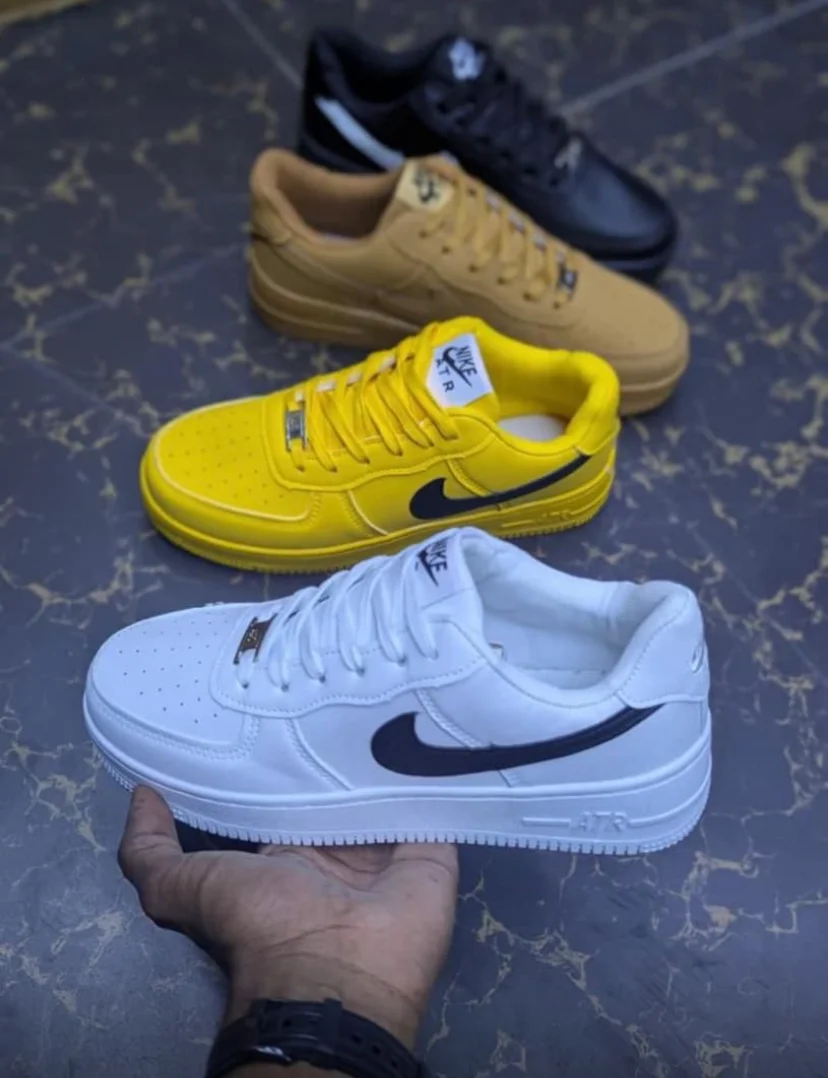 NIKE