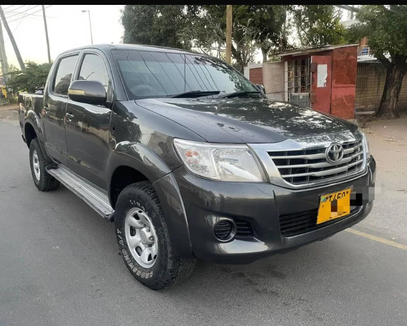HILUX DOUBLE CABIN